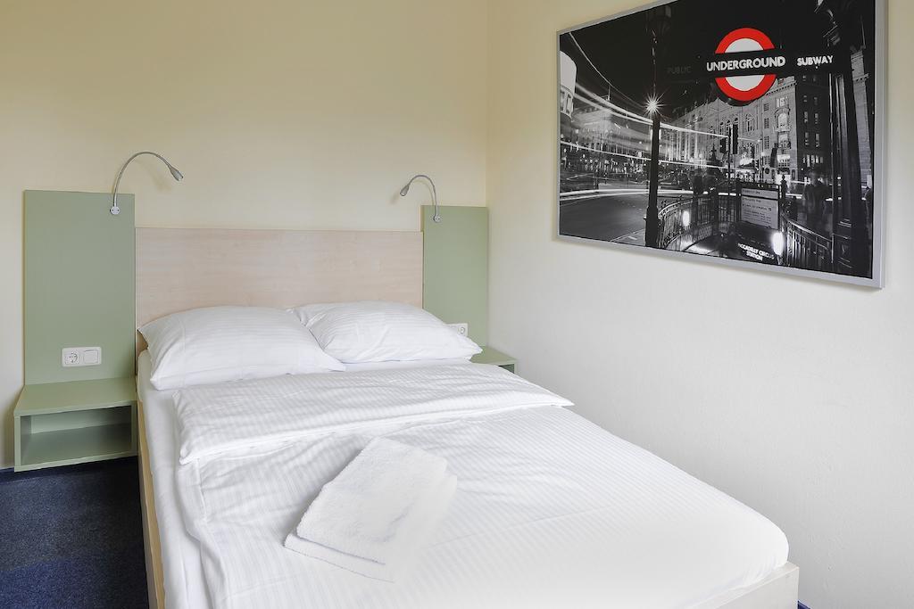 Best Deal Airporthotel Веце Экстерьер фото
