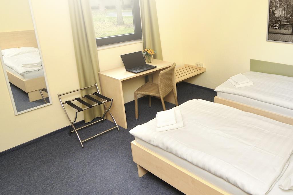 Best Deal Airporthotel Веце Экстерьер фото
