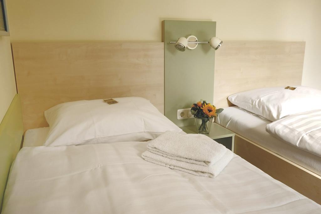 Best Deal Airporthotel Веце Экстерьер фото